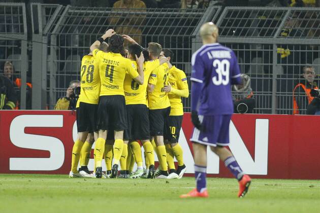 Dortmunder Mannschaft beim Torjubel nach dem Treffer zum 1:0 durch Ciro Immobile (Borussia Dortmund 9 - verdeckt) Borussia Dortmund vs RSC Anderlecht, Fussbal, Champions League, 09.12.2014 , EP_JSE