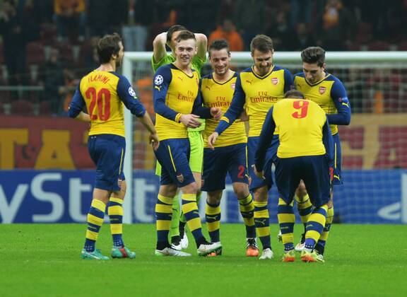Aktuell Fußball, Champions League, Galatasaray Istanbul - FC Arsenal ISTANBUL, Dec. 9, 2014 -- Arsenal s Lucas Podolski (2nd R) celebrates with his teammates after scoring during the UEFA Champions League group D football match against Galatasaray at Ali Sami Yen Stadium in Istanbul, Turkey, on Dec. 9, 2014. Arsenal won 4-1. ) (SP)TURKEY-ISTANBUL-UEFA-GALATASARAY VS ARSENAL LuxZhe 