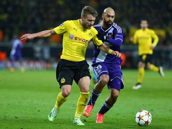 Dienstag 09.12.2014, Saison 2014 2015, UEFA Champions League, 6. Spieltag im Dortmunder Signal Iduna Park, BVB Borussia Dortmund - RSC Anderlecht, Ciro Immobile (BVB) gegen Anthony Vanden Borre (RSC), v.l.