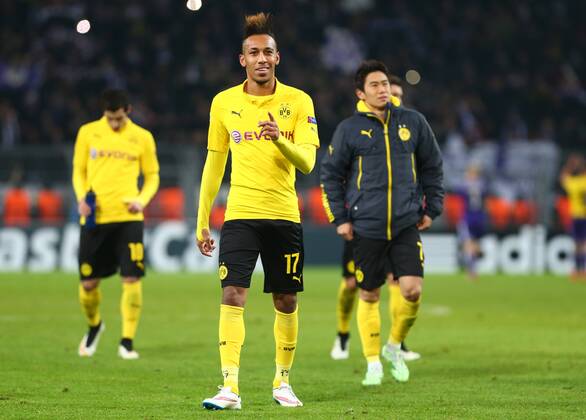 Dienstag 09.12.2014, Saison 2014 2015, UEFA Champions League, 6. Spieltag im Dortmunder Signal Iduna Park, BVB Borussia Dortmund - RSC Anderlecht, Dortmunder Jubel zum Gewinn der Gruppenphase nach Schlusspfiff vor der Südtribüne: Pierre-Emerick Aubameyang (BVB)
