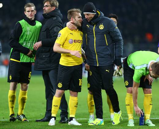 Dienstag 09.12.2014, Saison 2014 2015, UEFA Champions League, 6. Spieltag im Dortmunder Signal Iduna Park, BVB Borussia Dortmund - RSC Anderlecht, Dortmunder Jubel zum Gewinn der Gruppenphase nach Schlusspfiff vor der Südtribüne: Sven Bender (BVB), Jürgen Klopp (Trainer, BVB), Kuba, Jakub Blaszczykowski (BVB) und Roman Weidenfeller (Torwart, BVB), v.l.