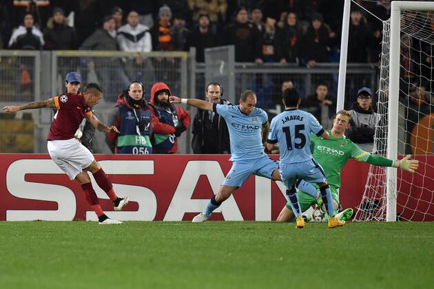 Joe Hart saves a shot of Jose Holebas Parata Champions League AS Rom - Manchester City andreaxstaccioli