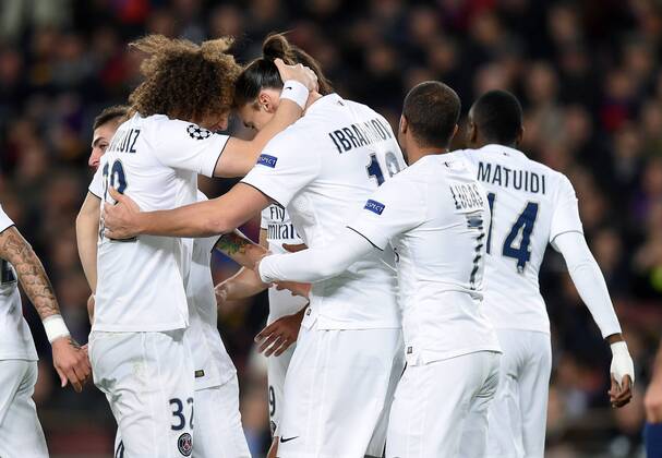 FUSSBALL CHAMPIONS LEAGUE SAISON 2014 2015 Vorrunde FC Barcelona Barca - Paris St. Germain 10.12.2014 Torjubel Paris Saint-Germain: David Luiz, Edinson Cavani, Lucas und Blaise Matuidi (v.l., alle Paris Saint-Germain) 