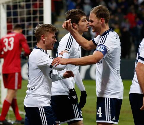 SOCCER - CL, Maribor vs Schalke MARIBOR,SLOVENIA,10.DEC.14 - SOCCER - UEFA Champions League, group stage, NK Maribor vs FC Schalke 04. Image shows the rejoicing of Max Meyer and Benedikt Hoewedes (Schalke).