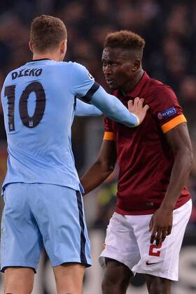 Mapou Yanga-Mbiwa Roma, Edin Dzeko Manchester. Champions League AS Rom - Manchester City AntoxBalda