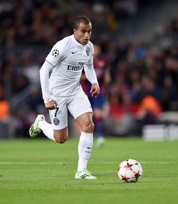 FUSSBALL CHAMPIONS LEAGUE SAISON 2014 2015 Vorrunde FC Barcelona Barca - Paris St. Germain 10.12.2014 Lucas (Paris Saint-Germain) am Ball 