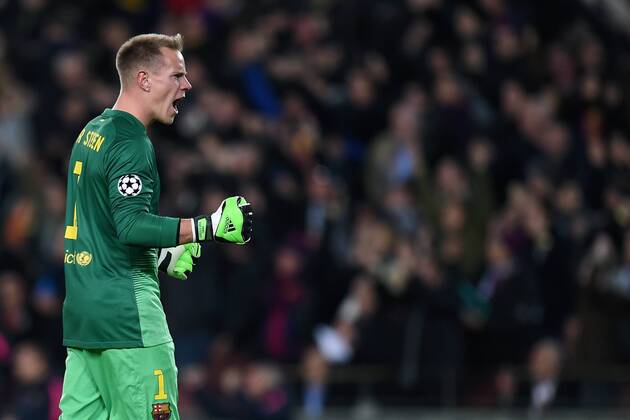 FUSSBALL CHAMPIONS LEAGUE SAISON 2014 2015 Vorrunde FC Barcelona Barca - Paris St. Germain 10.12.2014 Torwart Marc Andre ter Stegen (Barca) jubelt 