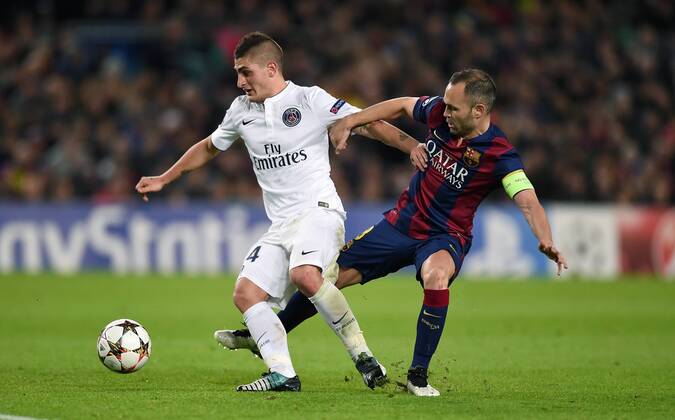 FUSSBALL CHAMPIONS LEAGUE SAISON 2014 2015 Vorrunde FC Barcelona Barca - Paris St. Germain 10.12.2014 Andres Iniesta (re, Barca) gegen Marco Verratti (li, Paris Saint-Germain) 