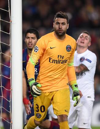 FUSSBALL CHAMPIONS LEAGUE SAISON 2014 2015 Vorrunde FC Barcelona Barca - Paris St. Germain 10.12.2014 Torwart Salvatore Sirigu (Paris Saint-Germain) 