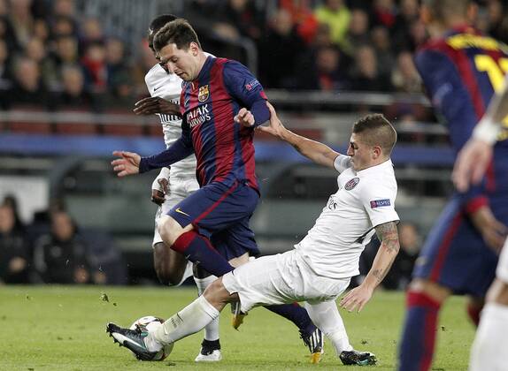 FC Barcelona Barca s Leo Messi (c) and Paris Saint-Germain s Blaise Matuidi (l) and Marco Verratti during Champions League 2014 2015 match.December 10,2014.  (2014121013)