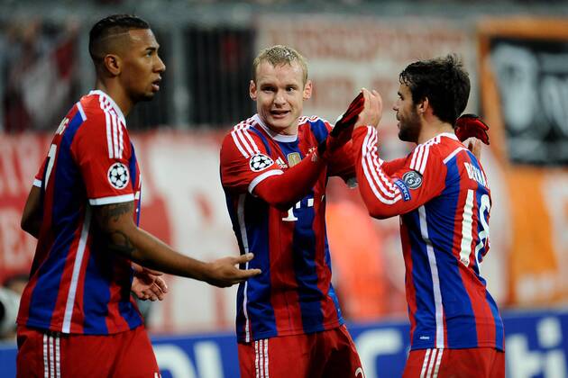 Fußball Champions League Gruppenphase 6.Spieltag Bayern München - ZSKA Moskau am 10.12.2014 in der Allianz Arena in München Torjubel zum 2:0 durch Sebastian Rode ( München ), mitte - Juan Bernat ( München ), rechts - Jerome Boateng ( München ), links