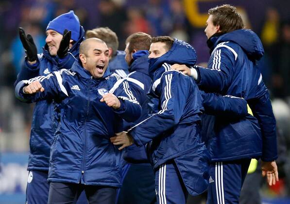SOCCER - CL, Maribor vs Schalke MARIBOR,SLOVENIA,10.DEC.14 - SOCCER - UEFA Champions League, group stage, NK Maribor vs FC Schalke 04. Image shows the rejoicing of head coach Roberto Di Matteo (Maribor).