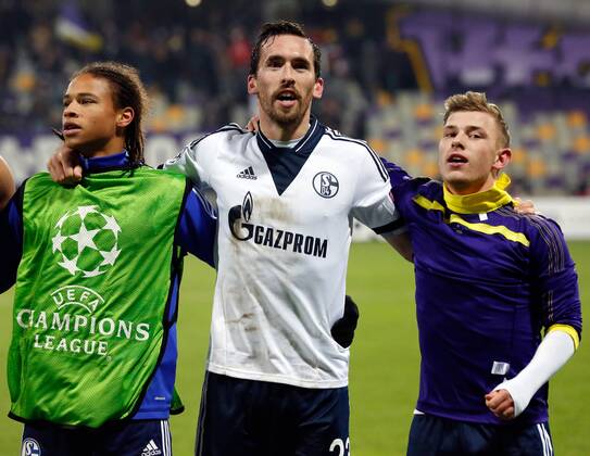 SOCCER - CL, Maribor vs Schalke MARIBOR,SLOVENIA,10.DEC.14 - SOCCER - UEFA Champions League, group stage, NK Maribor vs FC Schalke 04. Image shows Christian Fuchs and Max Meyer (Schalke).