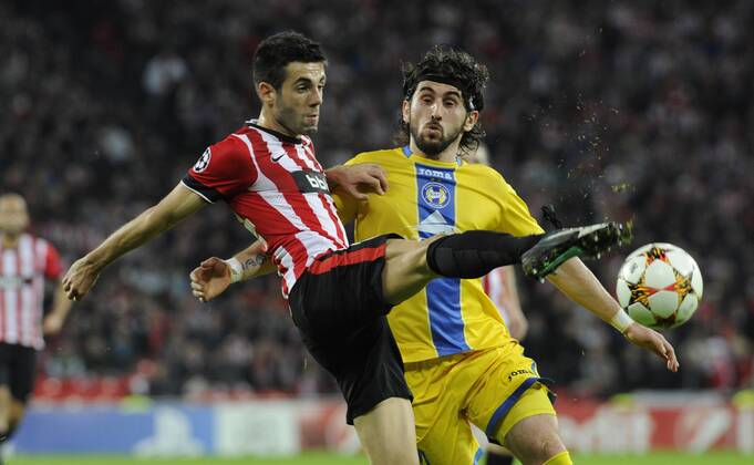 Aktuell Fussball, Champions League, Athletic Bilbao - BATE Baryssau Champions League match between Athletic Bilbao and Bate Borisov. In this picture, Markel Susaeta and Anri Khagush. xJUANxECHEVERRIAx 