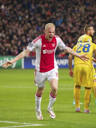 Aktuell Fussball, Champions League, Ajax Amsterdam - APOEL Nikosia (L-R) Davy Klaassen of Ajax, Mario Sergio of Apoel FC, Tasos Papazoglou of Apoel FC during the UEFA Champions League group F match between Ajax Amsterdam and Apoel Nicosia on December 10, 2014 at the Amsterdam Arena in Amsterdam, The Netherlands. Auax Amsterdam v Apoel Nicosia UEFA Champions League Group F 2014 2015 xVIxxIVx 3345791