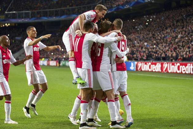Aktuell Fussball, Champions League, Ajax Amsterdam - APOEL Nikosia (L-R) Thulani Serero of Ajax, Ricardo van Rhijn of Ajax, Niklas Moisander of Ajax, Ricardo Kishna of Ajax, Davy Klaassen of Ajax, Lucas Andersen of Ajax, Lasse Schone of Ajax, Arkadiusz Milik of Ajax during the UEFA Champions League group F match between Ajax Amsterdam and Apoel Nicosia on December 10, 2014 at the Amsterdam Arena in Amsterdam, The Netherlands. Ajax Amsterdam v Apoel Nicosia UEFA Champions League Group F 2014 2015 xVIxxIVx 3345972