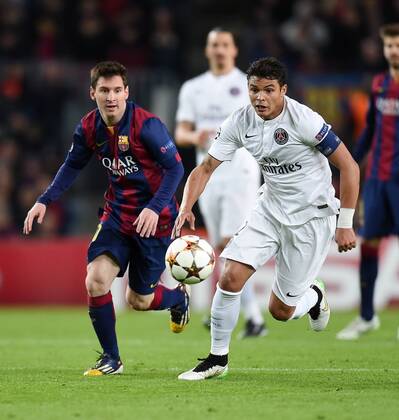 Aktuell Fussball, Champions League, FC Barcelona - Paris St. Germain FUSSBALL CHAMPIONS LEAGUE SAISON 2014 2015 Vorrunde FC Barcelona Barca - Paris St. Germain 10.12.2014 Thiago Silva (re, Paris Saint-Germain) gegen Lionel Messi (Barca) 