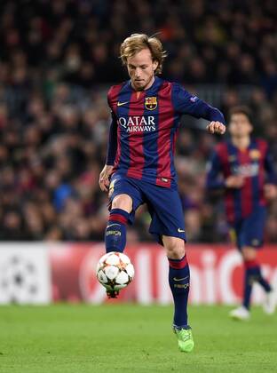 Aktuell Fussball, Champions League, FC Barcelona - Paris St. Germain FUSSBALL CHAMPIONS LEAGUE SAISON 2014 2015 Vorrunde FC Barcelona Barca - Paris St. Germain 10.12.2014 Ivan Rakitic (Barca) mit Ball 