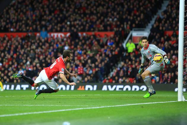 Aktuell Fußball, England, Premier League, Manchester United - FC Liver Juan Mata of Manchester United ManU scores his sides second goal - Manchester United vs. Liverpool - Barclay s Premier League - Old Trafford - Manchester - 14 12 2014 Pic Philip Oldham Sportimage EDITORIAL USE ONLY. No use with unauthorised audio, video, data, fixture lists, club league logos or live services. Online in-match use limited to 120 images, no video emulation. No use in betting, games or single club league player publications.