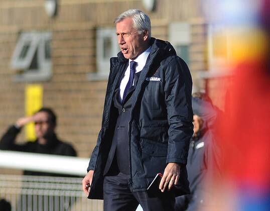 Football - 2014 2015 FA Cup - Third Round: Dover Athletic vs. Crystal Palace Palace manager Alan Pardew at the Crabble Athletic Ground. COLORSPORT ANDREW COWIE