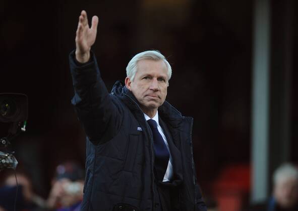 Football - 2014 2015 FA Cup - Third Round: Dover Athletic vs. Crystal Palace Palace manager Alan Pardew salutes the fans after the match at the Crabble Athletic Ground. COLORSPORT ANDREW COWIE