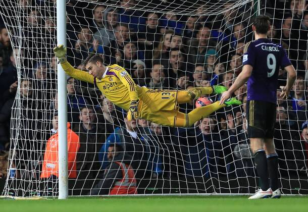 West Ham s Adrian gets beaten by Everton s Kevin Mirallas to make it 1-1 FA Cup 3rd Round Replay - West Ham United vs Everton FC - Upton Park - England - 13th January 2015 - EDITORIAL USE ONLY. No use with unauthorised audio, video, data, fixture lists, club league logos or live services. Online in-match use limited to 120 images, no video emulation. No use in betting, games or single club league player publications.