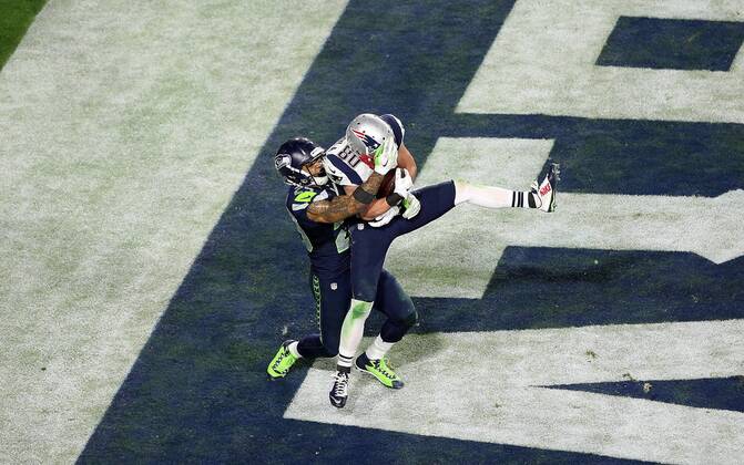 01 February 2015: New England Patriots wide receiver Danny Amendola 80 hauls in a touchdown over Seattle Seahawks cornerback Richard Sherman 25 during the second half of Super Bowl XLIX between the Seattle Seahawks and the New England Patriots at University of Phoenix Stadium in Glendale, Az. The New England Patriots beat the Seattle Seahawks 28-24. NFL American Football Herren USA FEB 01 Super Bowl XLIX - Patriots v Seahawks Icon3171502012766 EDITORIAL USE ONLY