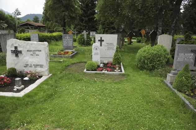 GRAB VON XAVER UNSINN AUF DEM WALDFRIEDHOF IN FUESSEN