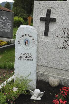 GRAB VON XAVER UNSINN AUF DEM WALDFRIEDHOF IN FUESSEN