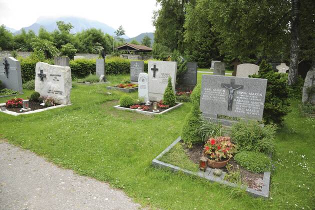 GRAB VON XAVER UNSINN AUF DEM WALDFRIEDHOF IN FUESSEN