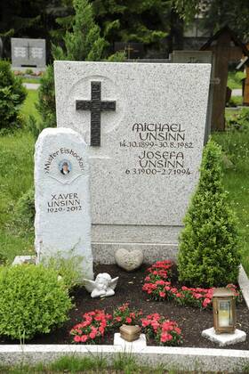 GRAB VON XAVER UNSINN AUF DEM WALDFRIEDHOF IN FUESSEN
