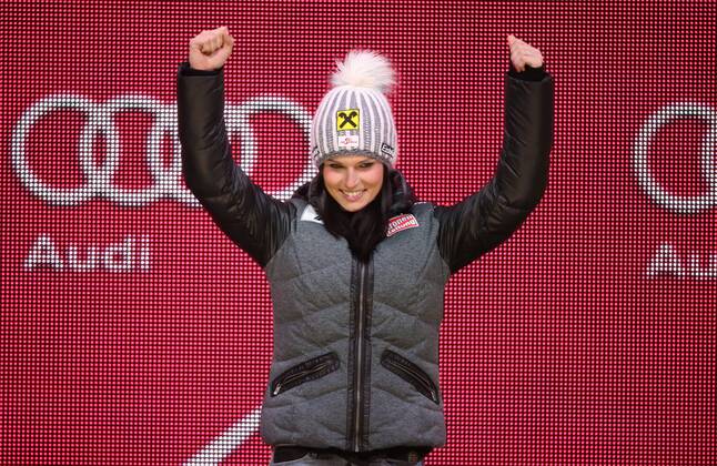 ALPINE SKIING - FIS Ski WC Creek 2015 VAIL,COLORADO,USA,03.FEB.15 - ALPINE SKIING - Super Giant Slalom FIS Alpine World Ski Championships, Raptor, super giant slalom, ladies, Medals Plaza, award ceremony. Image shows the rejoicing of Anna Fenninger (AUT).