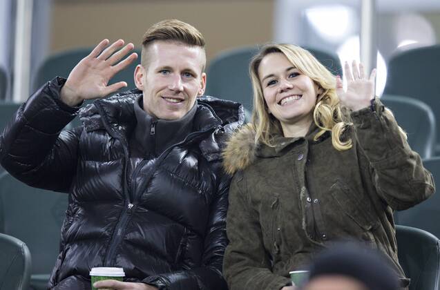 Mönchengladbach, 03.02.2015, Borussia Park Andre Hahn (BMG) mit Freundin Ragna Borussia Mönchengladbach - SC Freiburg mm