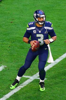 01 FEB 2015: Seattle Seahawks quarterback Russell Wilson (3) during the first quarter of Super Bowl XLIX being played at University of Phoenix Stadium. The New England Patriots defeat the Seattle Seahawks 28-24 in Super Bowl XLIX at University of Phoenix Stadium in Glendale Arizona. NFL American Football Herren USA FEB 01 Super Bowl XLIX - Patriots v Seahawks Icon020115275 EDITORIAL USE ONLY