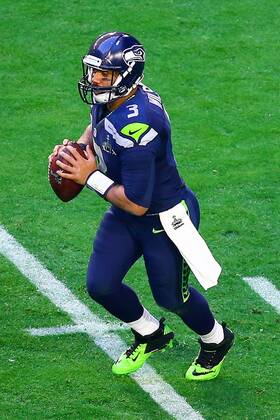01 FEB 2015: Seattle Seahawks quarterback Russell Wilson (3) during the second quarter of Super Bowl XLIX being played at University of Phoenix Stadium. The New England Patriots defeat the Seattle Seahawks 28-24 in Super Bowl XLIX at University of Phoenix Stadium in Glendale Arizona. NFL American Football Herren USA FEB 01 Super Bowl XLIX - Patriots v Seahawks Icon020115280 EDITORIAL USE ONLY