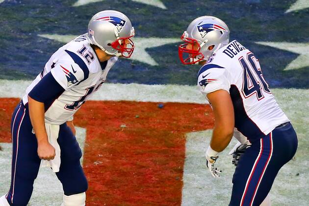 01 FEB 2015: New England Patriots quarterback Tom Brady (12) changes the play with New England Patriots fullback James Develin (46) during the first quarter of Super Bowl XLIX being played at University of Phoenix Stadium. The New England Patriots defeat the Seattle Seahawks 28-24 in Super Bowl XLIX at University of Phoenix Stadium in Glendale Arizona. NFL American Football Herren USA FEB 01 Super Bowl XLIX - Patriots v Seahawks Icon020115361 EDITORIAL USE ONLY