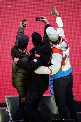 05.02.2015, Solaris Placa, Vail, USA, FIS Weltmeisterschaften Ski Alpin, Herren, SuperG, Siegerehrung, im Bild v.l. Dustin Cook (CAN, 2 . Platz), Hannes Reichelt (AUT, 1. Platz), Adrien Theaux (FRA, 3. Platz) second placed Dustin Cook of Canada ( L ), first placed Hannes Reichelt of Austria ( C ), third placed Adrien Theaux of France ( R ) celebrates on podium during the award ceremony for the men s Super-G of FIS Ski World Championships 2015 at the Solaris Placa, United States on 2015 02 05. EX_GRO