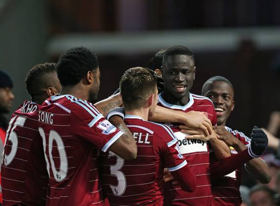 Aktuell Fußball, England, Premier League, West Ham United - Manchester United West Ham s Cheikhou Kouyate celebrates scoring his sides opening goal Barclays Premier League- West Ham United vs Manchester United ManU - Upton Park - England - 8th February 2015 - Picture David Klein Sportimage EDITORIAL USE ONLY. No use with unauthorised audio, video, data, fixture lists, club league logos or live services. Online in-match use limited to 120 images, no video emulation. No use in betting, games or single club league player publications.