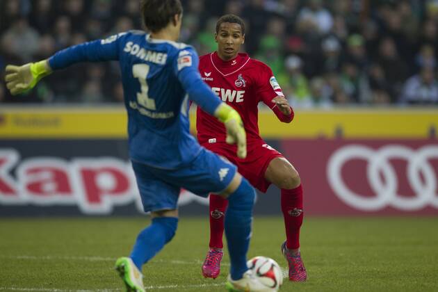 14.02.2015, Mönchengladbach, Deutschland, 1.Fussball Bundesliga - Saison 2014 2015, Borussia Mönchengladbach - 1.FC Köln, Kölns Deyverson gegen Gladbachs Yann SOmmer