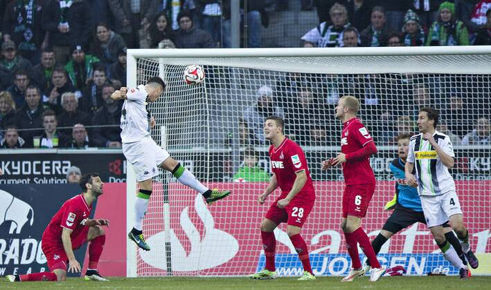 Mönchengladbach, 14.02.2015, Borussia Park Tor zum 1:0 durch Granit Xhaka (BMG) gegen Kevin Wimmer (Koeln), Kevin Vogt (Koeln), Torwart Timo Horn (Koeln) VfL Borussia Mönchengladbach - 1. FC Köln mm