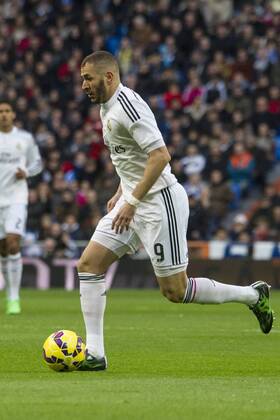 Real Madrid s Karim Benzema during 2014-15 La Liga match between Real Madrid and Deportivo de la Coruna at Santiago Bernabeu stadium in Madrid, Spain. February 14, 2015. (20150214015)