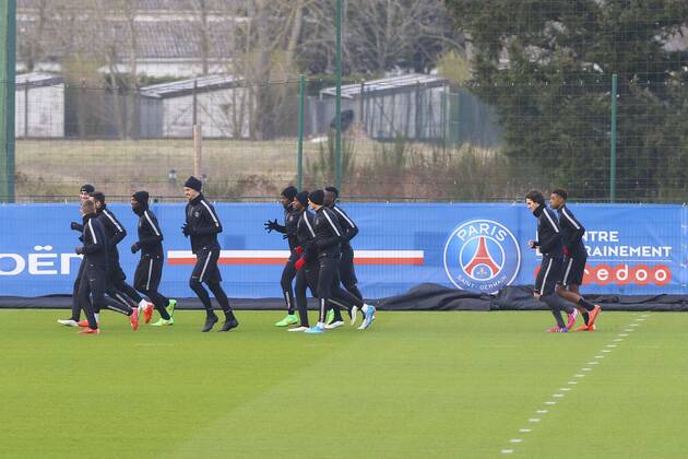 Aktuell Fußball, Champions League, Training Paris St. Germain Zlatan Ibrahimovic et equipe FOOTBALL : Entrainement du PSG avant match de Champions League - 16 02 2015 GwendolineLeGoff Panoramic 
