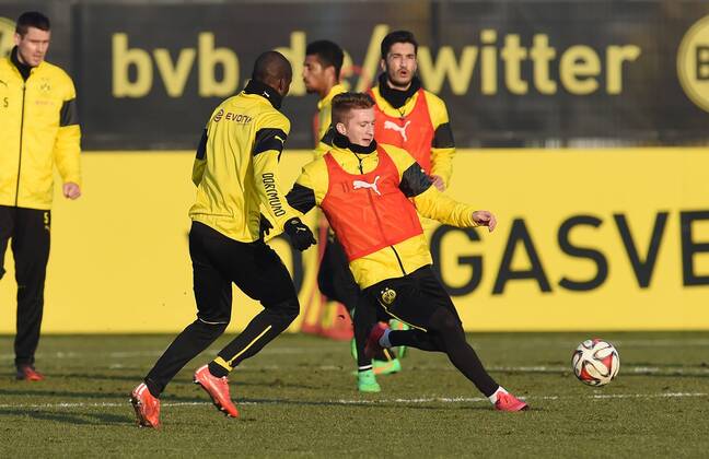 16.02.2015, Fussball, Saison 2014 2015, 1. Bundesliga, Training Borussia Dortmund, Marco Reus (Borussia Dortmund), re., gegen Adrian Ramos (Borussia Dortmund)
