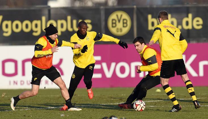 16.02.2015, Fussball, Saison 2014 2015, 1. Bundesliga, Training Borussia Dortmund, v.li., Marcel Schmelzer (Borussia Dortmund), Adrian Ramos (Borussia Dortmund), Sokratis (Borussia Dortmund), Sven Bender (Borussia Dortmund)