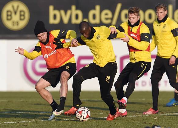 16.02.2015, Fussball, Saison 2014 2015, 1. Bundesliga, Training Borussia Dortmund, v.li., Marcel Schmelzer (Borussia Dortmund), Adrian Ramos (Borussia Dortmund), Marco Reus (Borussia Dortmund)