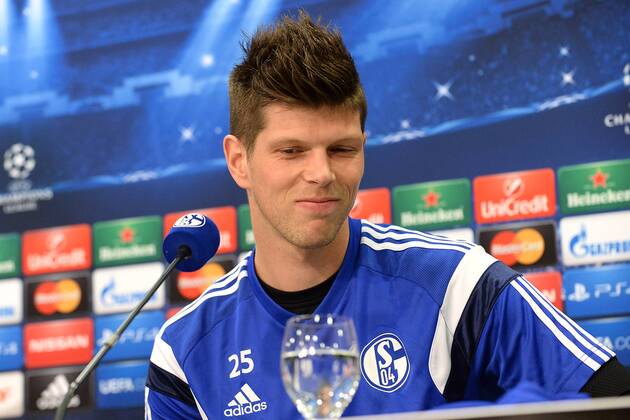 Fußball Champions League Pressekonferenz Schalke 04 am 17.02.2015 in der Veltins-Arena in Gelsenkirchen Klaas-Jan Huntelaar ( Schalke )
