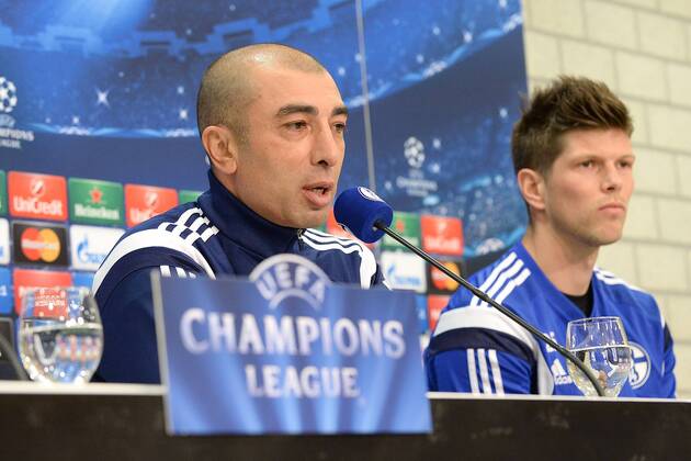 Fußball Champions League Pressekonferenz Schalke 04 am 17.02.2015 in der Veltins-Arena in Gelsenkirchen Roberto Di Matteo ( Trainer Schalke ), links - Klaas-Jan Huntelaar ( Schalke ), rechts
