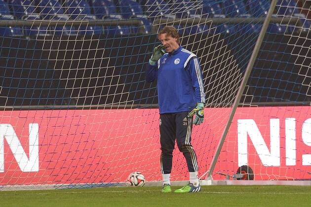 Fußball Champions League Abschlusstraining Schalke 04 am 17.02.2015 in der Veltins-Arena in Gelsenkirchen Christian Wetklo ( Schalke )