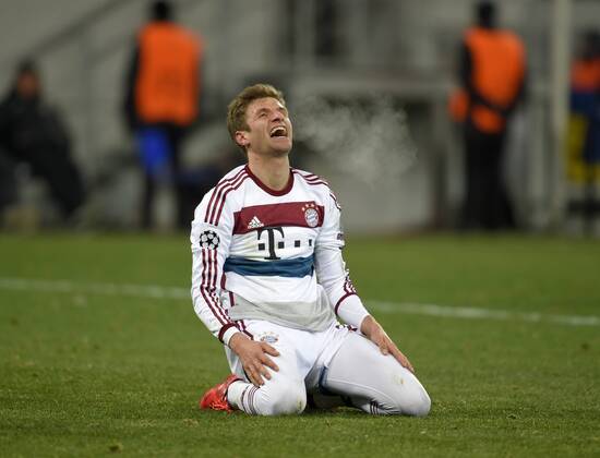 17.02.2015, Fussball Champions-League 2014 2015, Achtelfinale Hinspiel in Lwiw (Ukraine), Schachtar Donezk - FC Bayern München, Thomas Müller (München) frtustriert. 