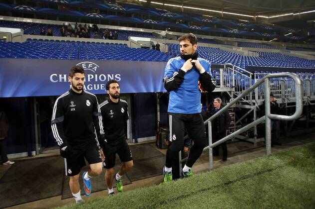 Real Madrid training session before first leg of 1 8 Champions League match. In this picture, Iker Casillas, Alvaro Arbeloa and Isco. xPABLOGARCIAx 